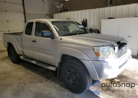 2010 Toyota Tacoma Access Cab z USA, uszkodzony, nr VIN 5TEUU4EN8AZ704725